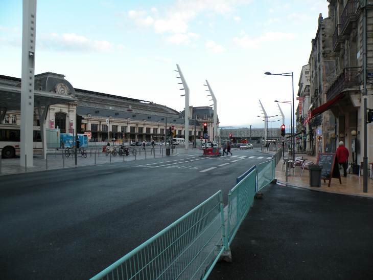  devant la gare Saint-Jean